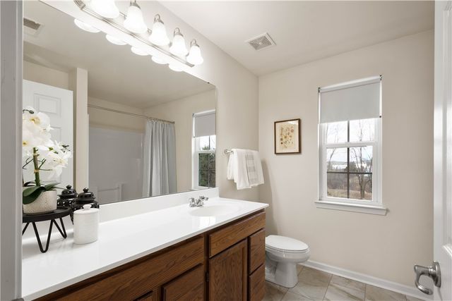 2076 Majestic Dr, North Strabane, PA 15317