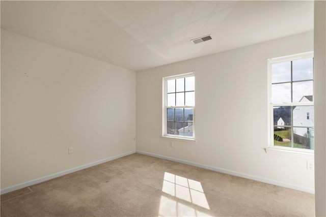 2076 Majestic Dr, North Strabane, PA 15317