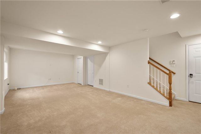2076 Majestic Dr, North Strabane, PA 15317