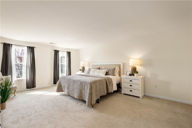 2076 Majestic Dr, North Strabane, PA 15317