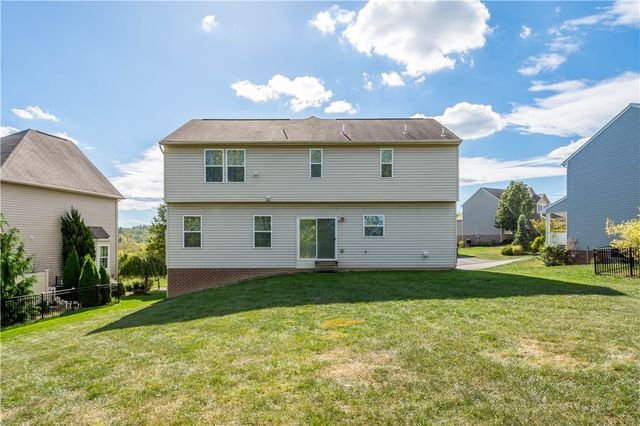 2076 Majestic Dr, North Strabane, PA 15317