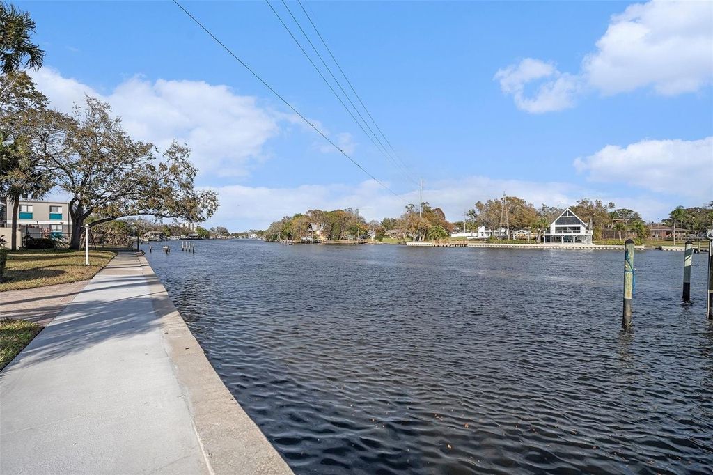 2424 W TAMPA BAY BOULEVARD I103, Tampa, FL 33607