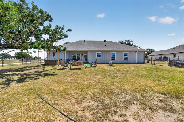 223 Julian Lane, Poolville, TX 76487