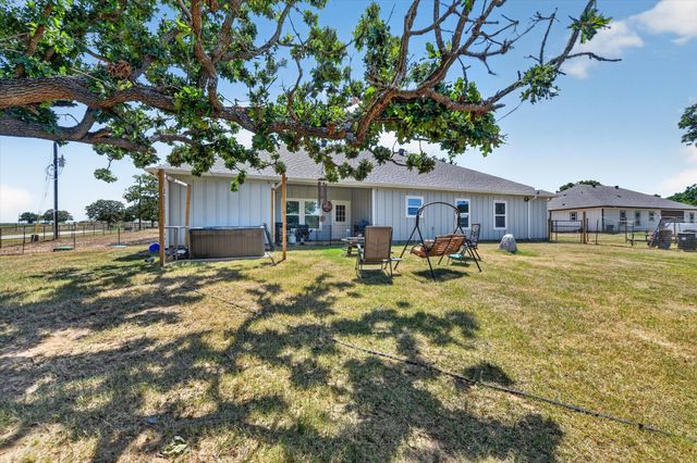 223 Julian Lane, Poolville, TX 76487