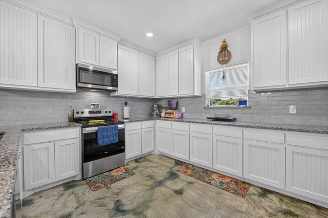 223 Julian Lane, Poolville, TX 76487