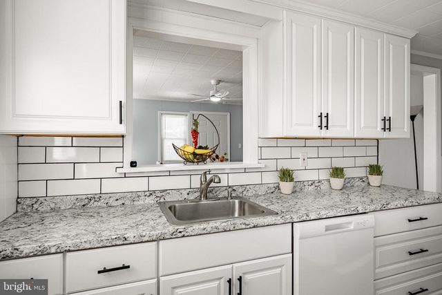 8 GARRETT RD, Wilmington, DE 19809