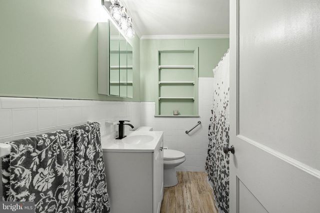 8 GARRETT RD, Wilmington, DE 19809