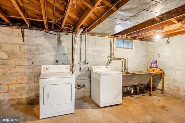 8 GARRETT RD, Wilmington, DE 19809