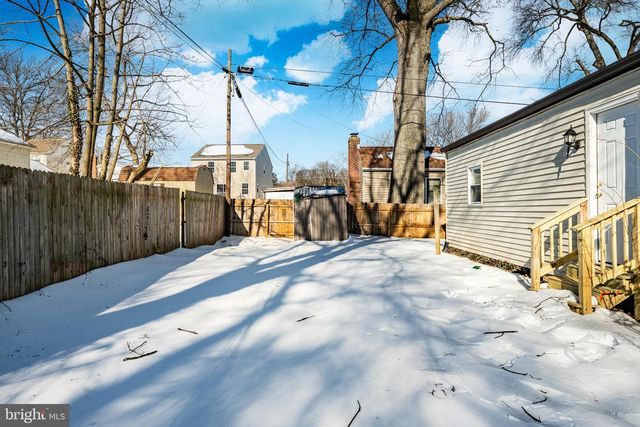 8 GARRETT RD, Wilmington, DE 19809