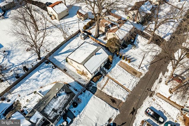 8 GARRETT RD, Wilmington, DE 19809