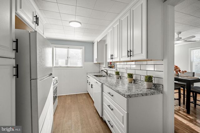 8 GARRETT RD, Wilmington, DE 19809