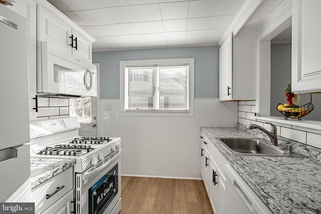 8 GARRETT RD, Wilmington, DE 19809