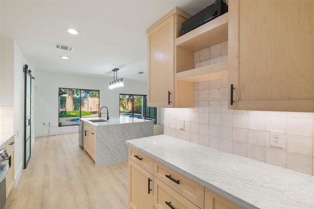 3327 Freshmeadows Drive, Houston, TX 77063