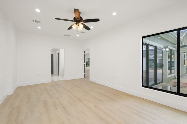 3327 Freshmeadows Drive, Houston, TX 77063