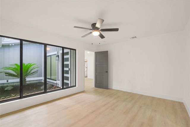 3327 Freshmeadows Drive, Houston, TX 77063