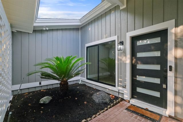 3327 Freshmeadows Drive, Houston, TX 77063