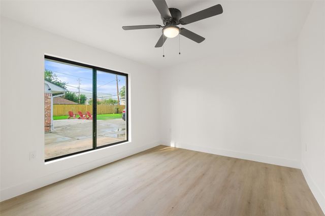 3327 Freshmeadows Drive, Houston, TX 77063