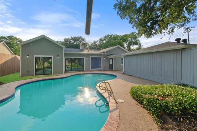 3327 Freshmeadows Drive, Houston, TX 77063