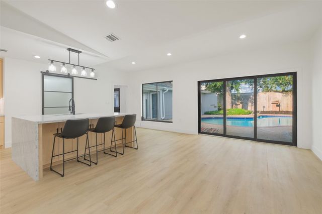 3327 Freshmeadows Drive, Houston, TX 77063