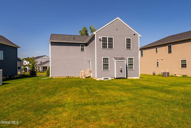 27 Wheatfield Way, Mechanicville, NY 12118