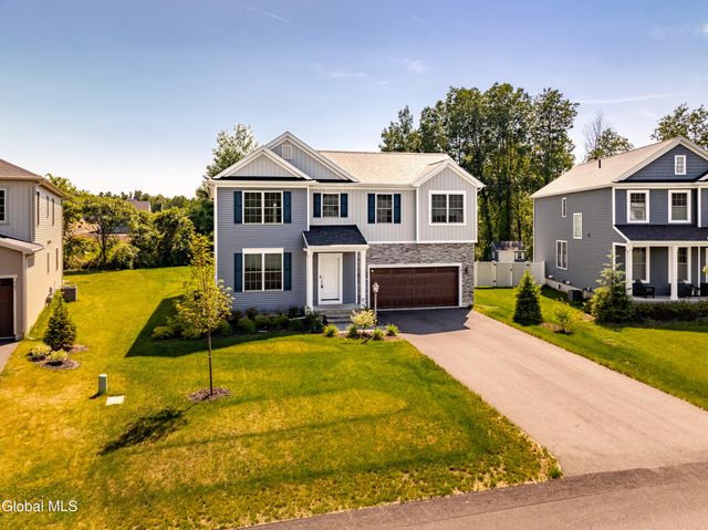 27 Wheatfield Way, Mechanicville, NY 12118