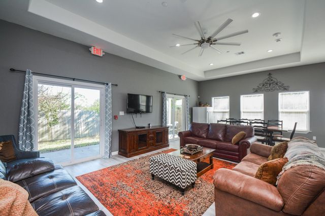 5422 Eastland Street, Houston, TX 77028