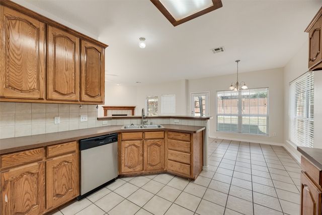 8004 Laughing Waters Trail, Mckinney, TX 75070