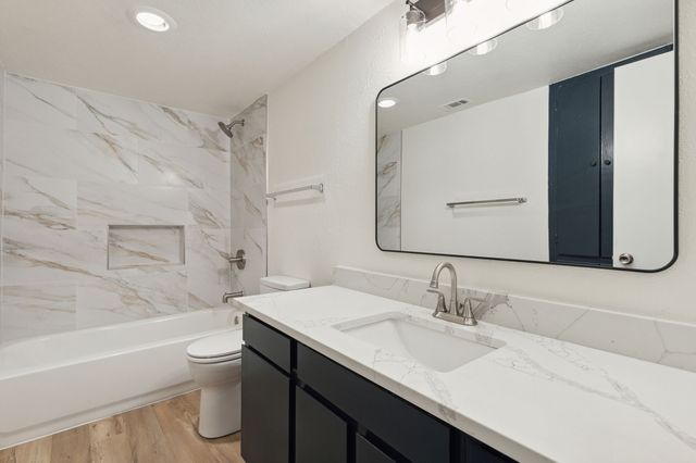 3827 Gilbert Avenue 214, Dallas, TX 75219