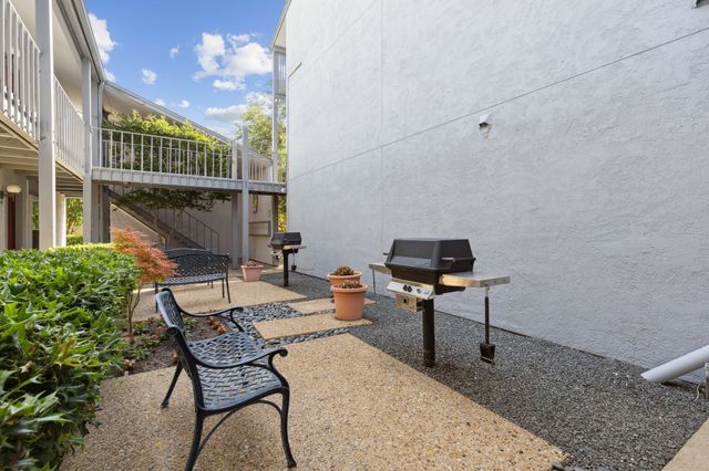 3827 Gilbert Avenue 214, Dallas, TX 75219