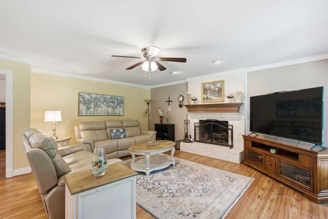 418 Wells Lane, Versailles, KY 40383