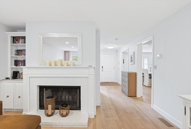 4 Deer Grass Ln 4, Acton, MA 01720