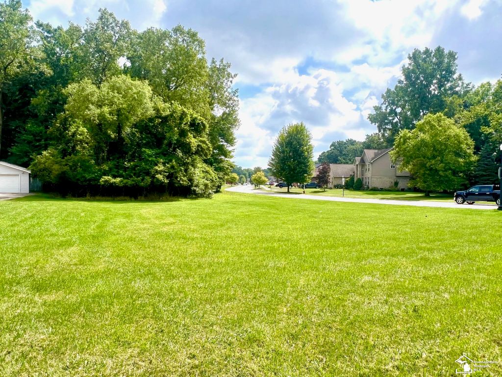 24664 E Huron River Drive, Flat Rock, MI 48134