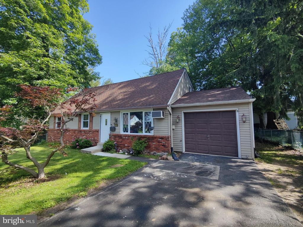 402 LARCHWOOD AVE, Feasterville Trevose, PA 19053
