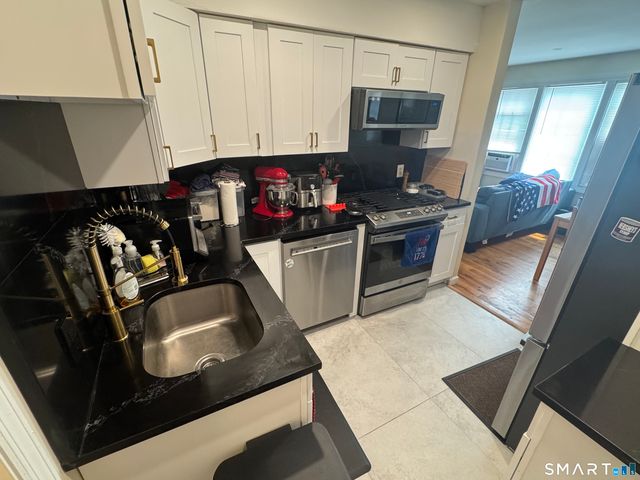 74-76 Lawrence Street C, New Haven, CT 06511