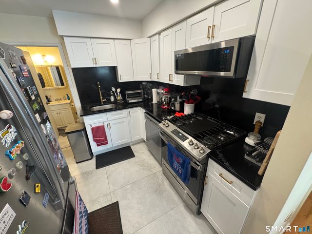74-76 Lawrence Street C, New Haven, CT 06511