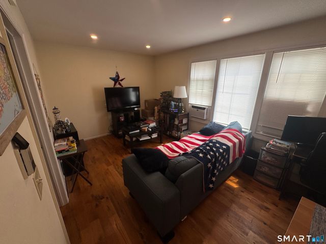 74-76 Lawrence Street C, New Haven, CT 06511