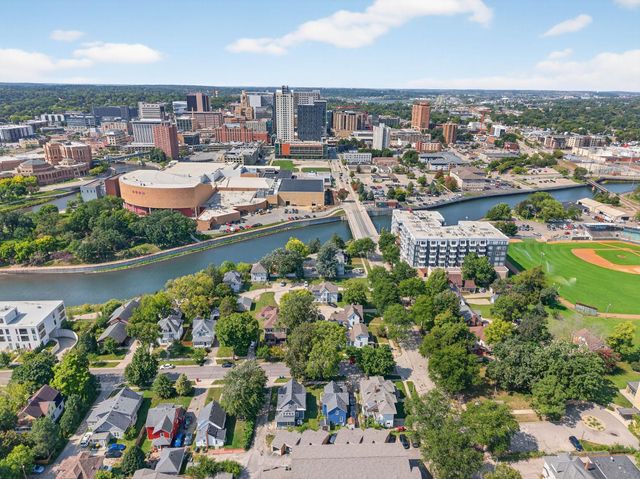 12 6th Avenue SE, Rochester, MN 55904