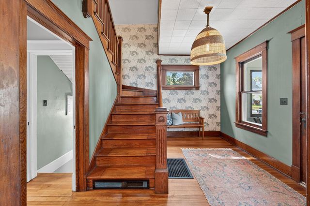 12 6th Avenue SE, Rochester, MN 55904