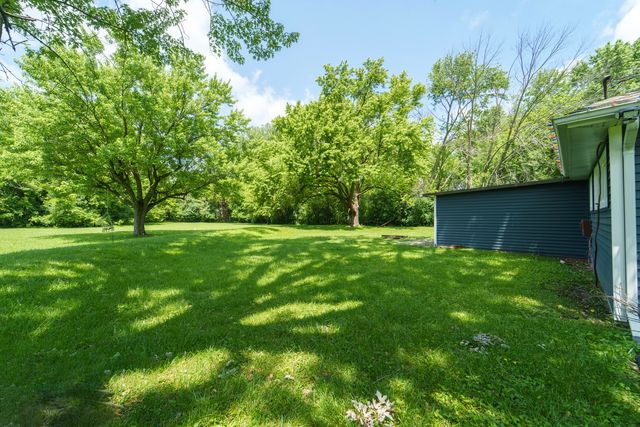 2007 Edgewood Drive, Woodstock, IL 60098