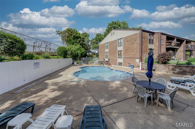 4222 Kay Lane 7, Unincorporated, MO 63123