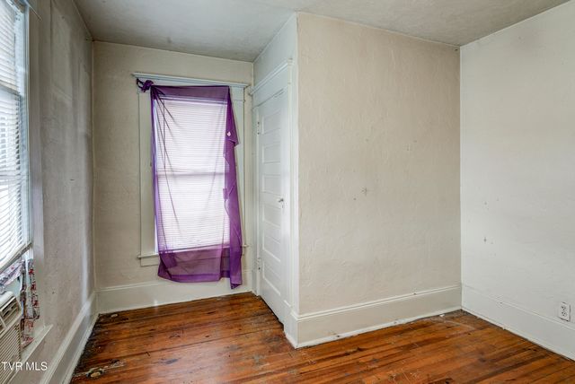 124 North Elm Avenue, Erwin, TN 37650