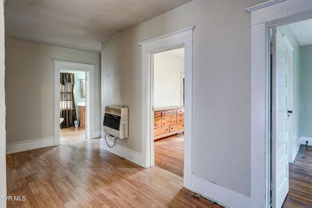 124 North Elm Avenue, Erwin, TN 37650