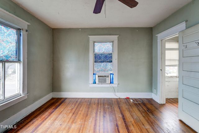 124 North Elm Avenue, Erwin, TN 37650