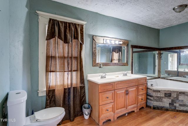 124 North Elm Avenue, Erwin, TN 37650
