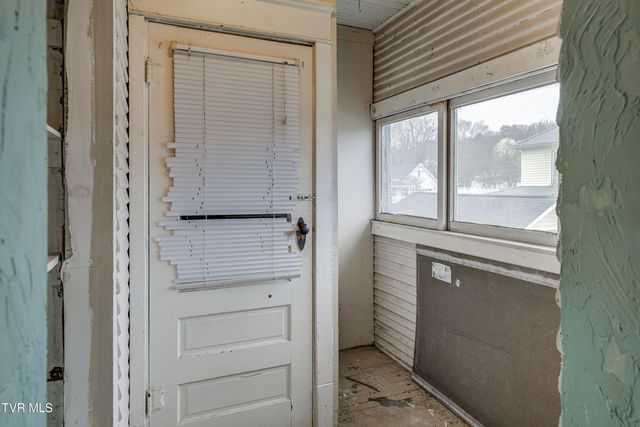 124 North Elm Avenue, Erwin, TN 37650