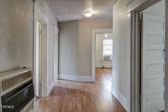 124 North Elm Avenue, Erwin, TN 37650