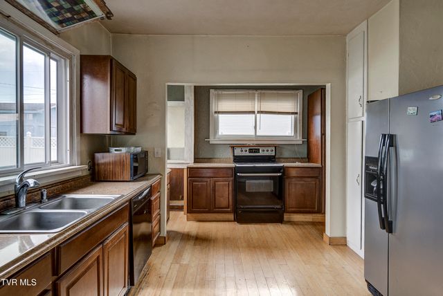 124 North Elm Avenue, Erwin, TN 37650
