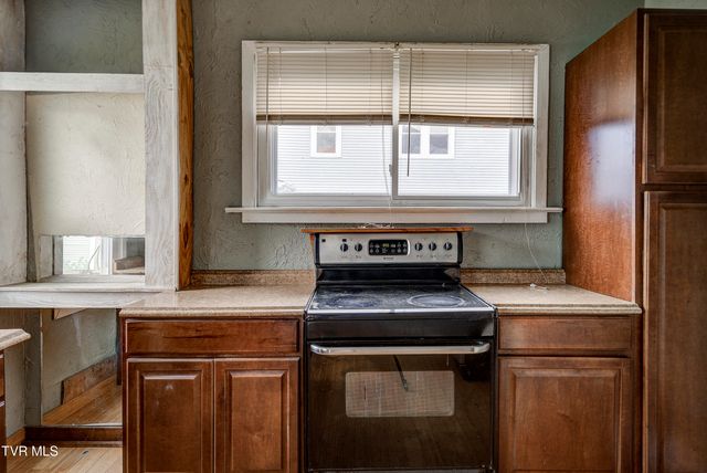 124 North Elm Avenue, Erwin, TN 37650