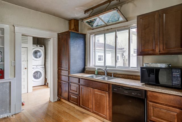 124 North Elm Avenue, Erwin, TN 37650