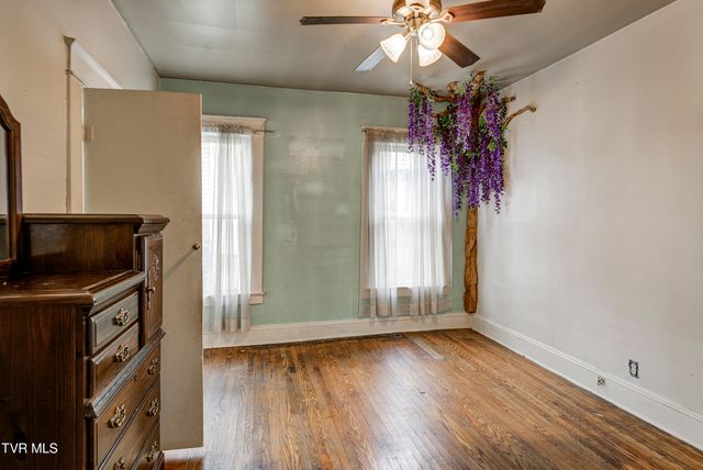 124 North Elm Avenue, Erwin, TN 37650
